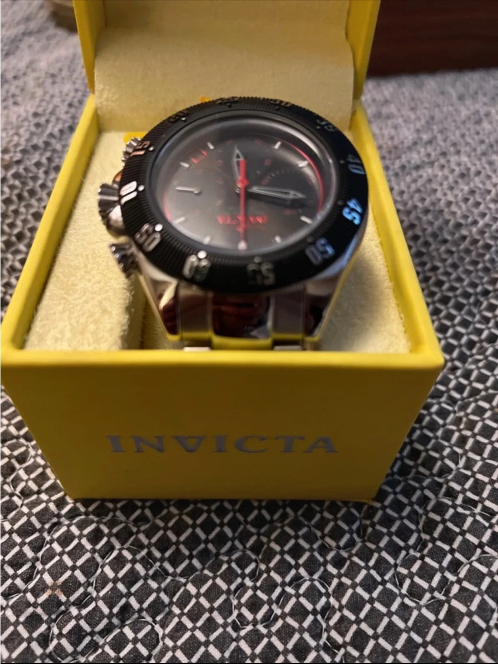 Invicta speedway watch Black and Red Men's Dive-Style Watch